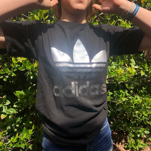 adidas Tops - Rare Adidas Tee